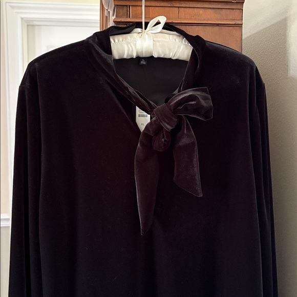 *NWT Talbots Elegant Black Velvet Velveteen Tunic Top Holiday Winter Festive - Picture 2 of 13